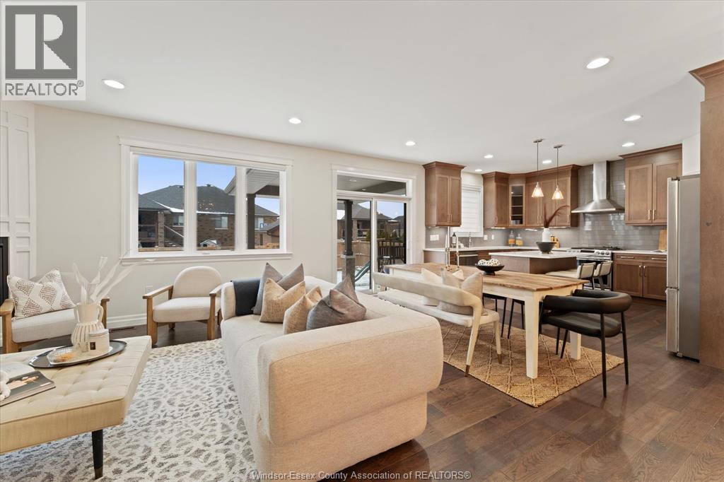 277 Carole Court, Lakeshore, ON - Indoor Photo Showing Other Room