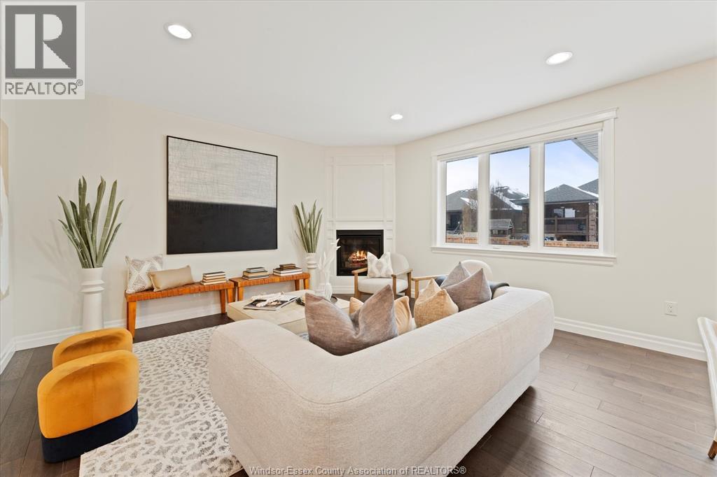 277 Carole Court, Lakeshore, ON - Indoor Photo Showing Living Room With Fireplace