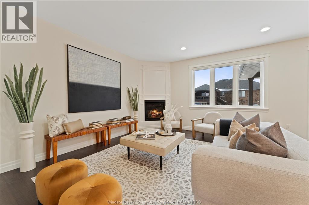277 Carole Court, Lakeshore, ON - Indoor Photo Showing Living Room With Fireplace