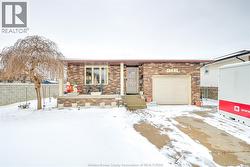 1582 ROSATI Lasalle, ON N9J 2Z8