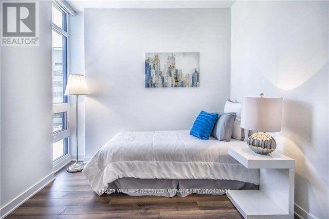 804 - 210 Simcoe Street, Toronto, ON - Indoor Photo Showing Bedroom