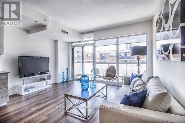 804 - 210 Simcoe Street, Toronto, ON - Indoor Photo Showing Living Room