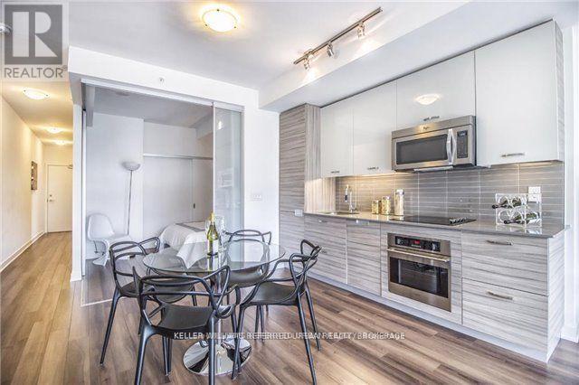 804 - 210 Simcoe Street, Toronto, ON - Indoor