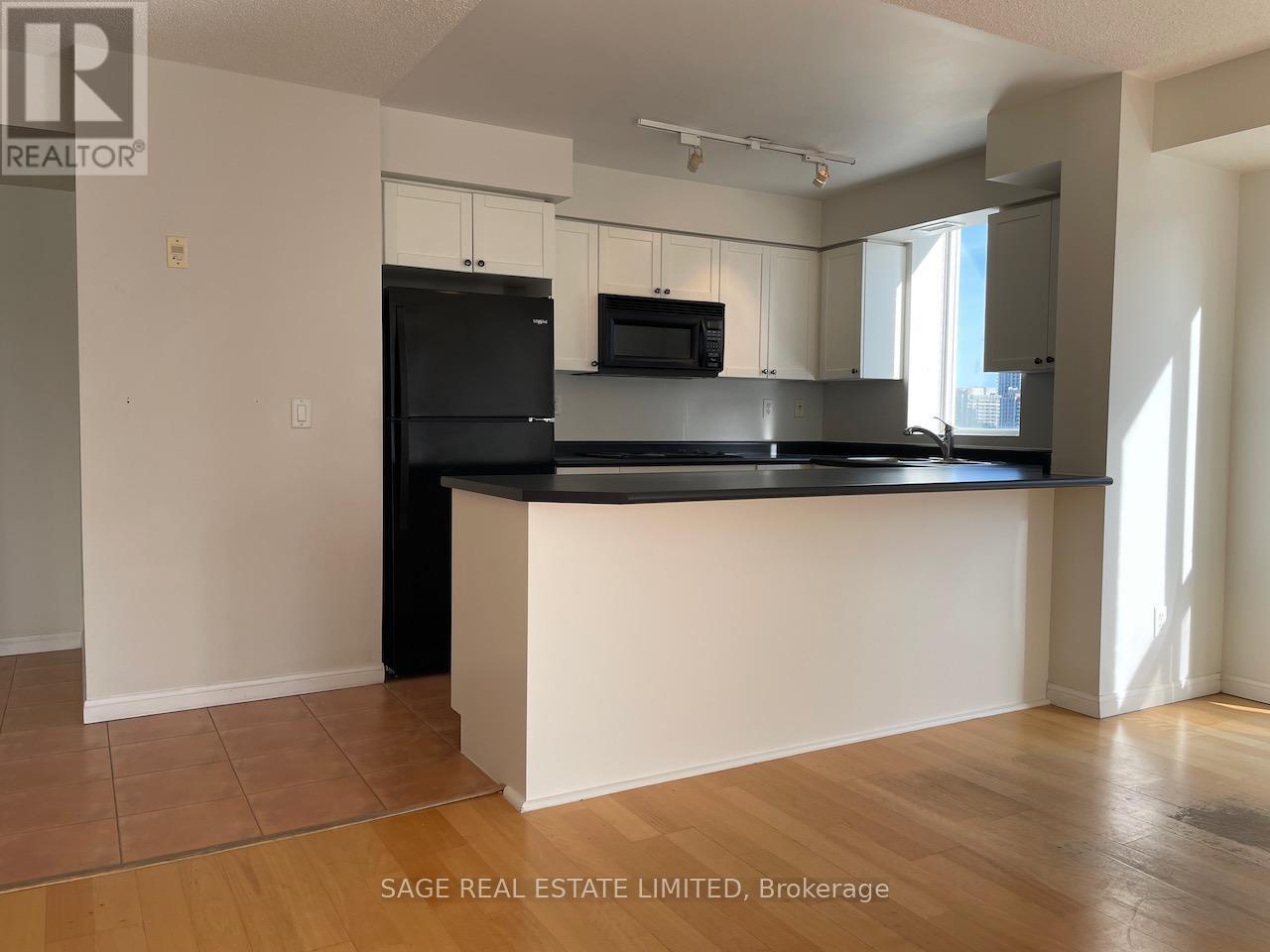 805 - 18 Stafford Street, Toronto, ON - Indoor Photo Showing Kitchen