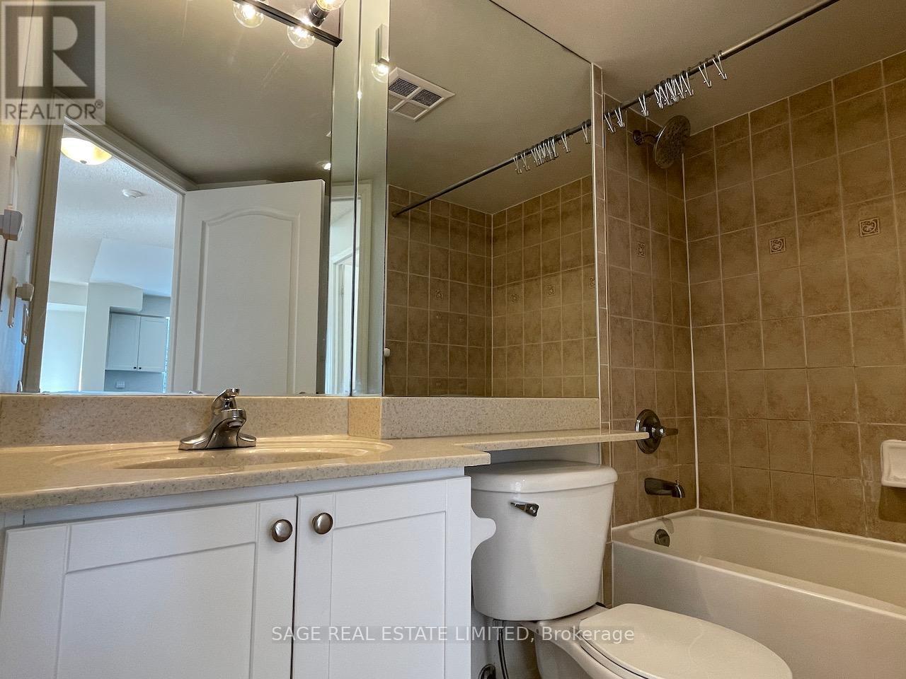 805 - 18 Stafford Street, Toronto, ON - Indoor Photo Showing Bathroom