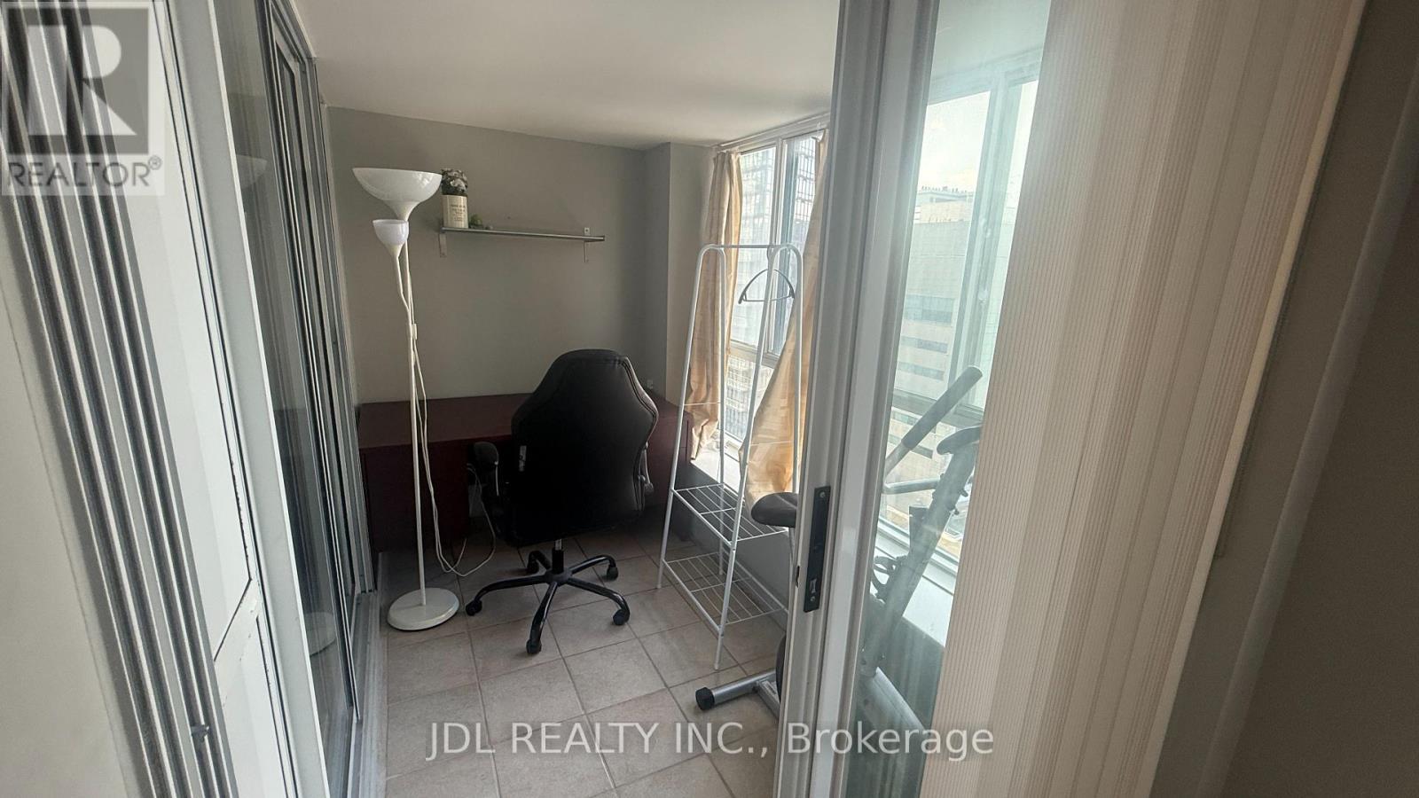 1610 - 887 Bay Street, Toronto, ON - Indoor