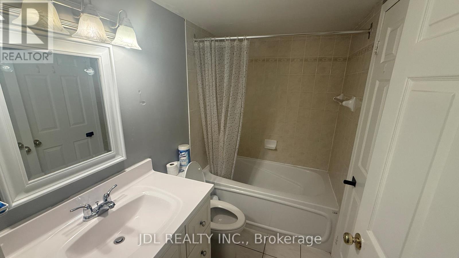 1610 - 887 Bay Street, Toronto, ON - Indoor Photo Showing Bathroom