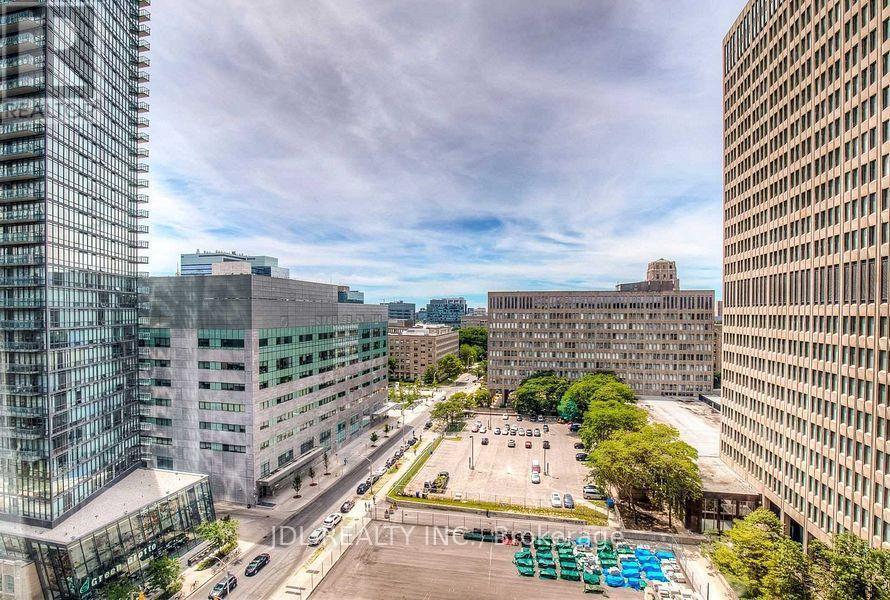 1610 - 887 Bay Street, Toronto, ON - Outdoor With Facade