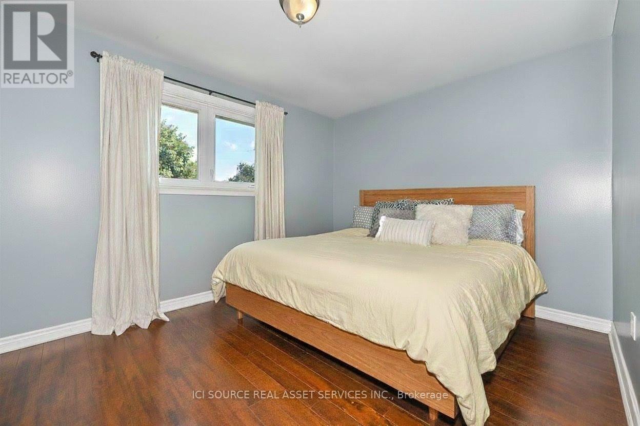 Main Level - 74 Tansley Avenue, Toronto, ON - Indoor Photo Showing Bedroom