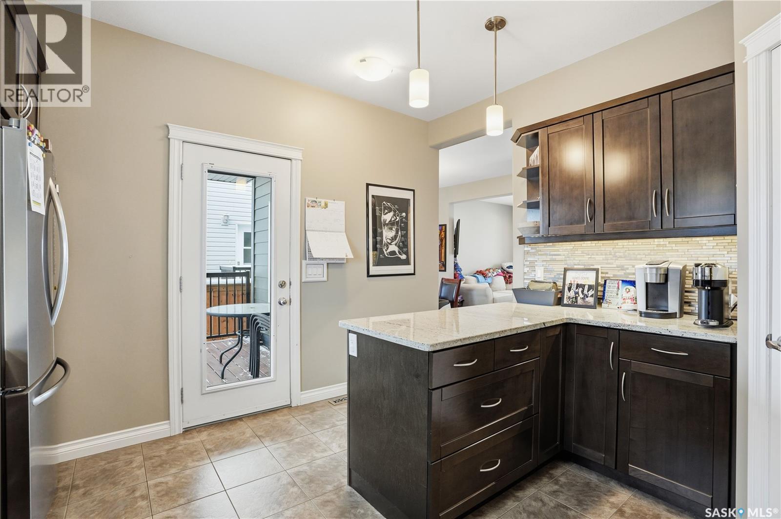 405 Golden Willow Way, Warman, SK - Indoor Photo Showing Kitchen