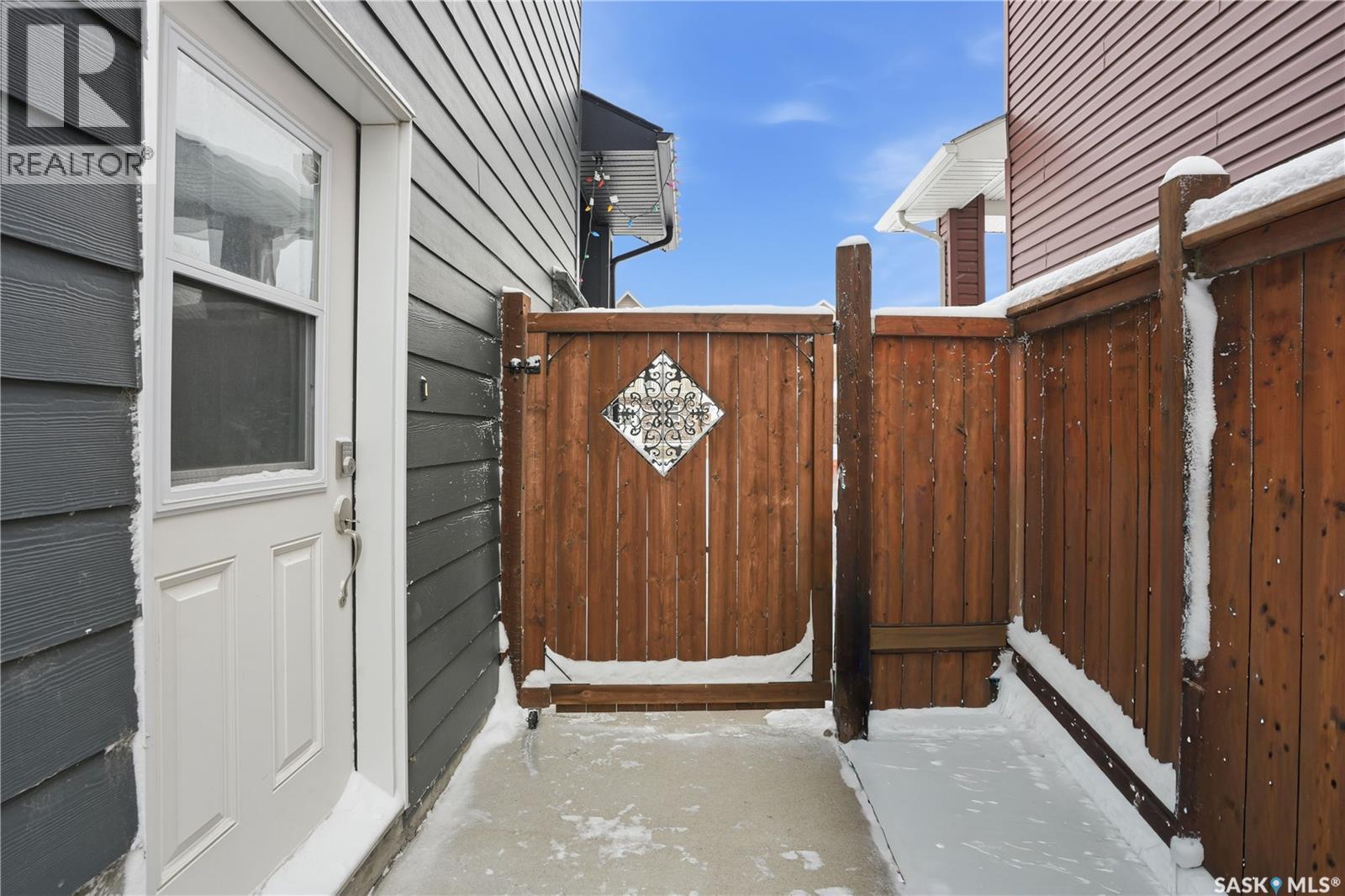 405 Golden Willow Way, Warman, SK - Outdoor With Exterior