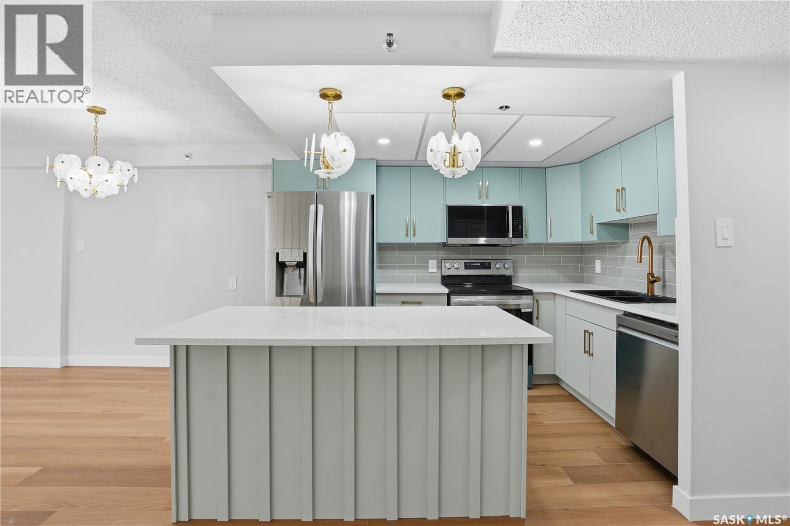 602 315 5Th Avenue N, Saskatoon, SK - Indoor Photo Showing Kitchen With Upgraded Kitchen