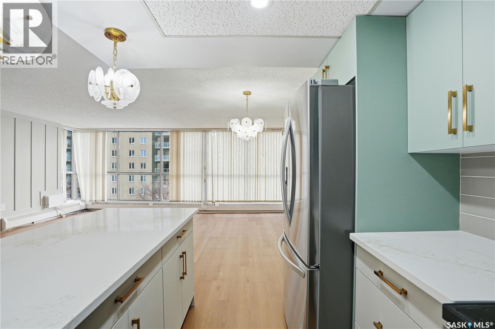 602 315 5Th Avenue N, Saskatoon, SK - Indoor Photo Showing Kitchen