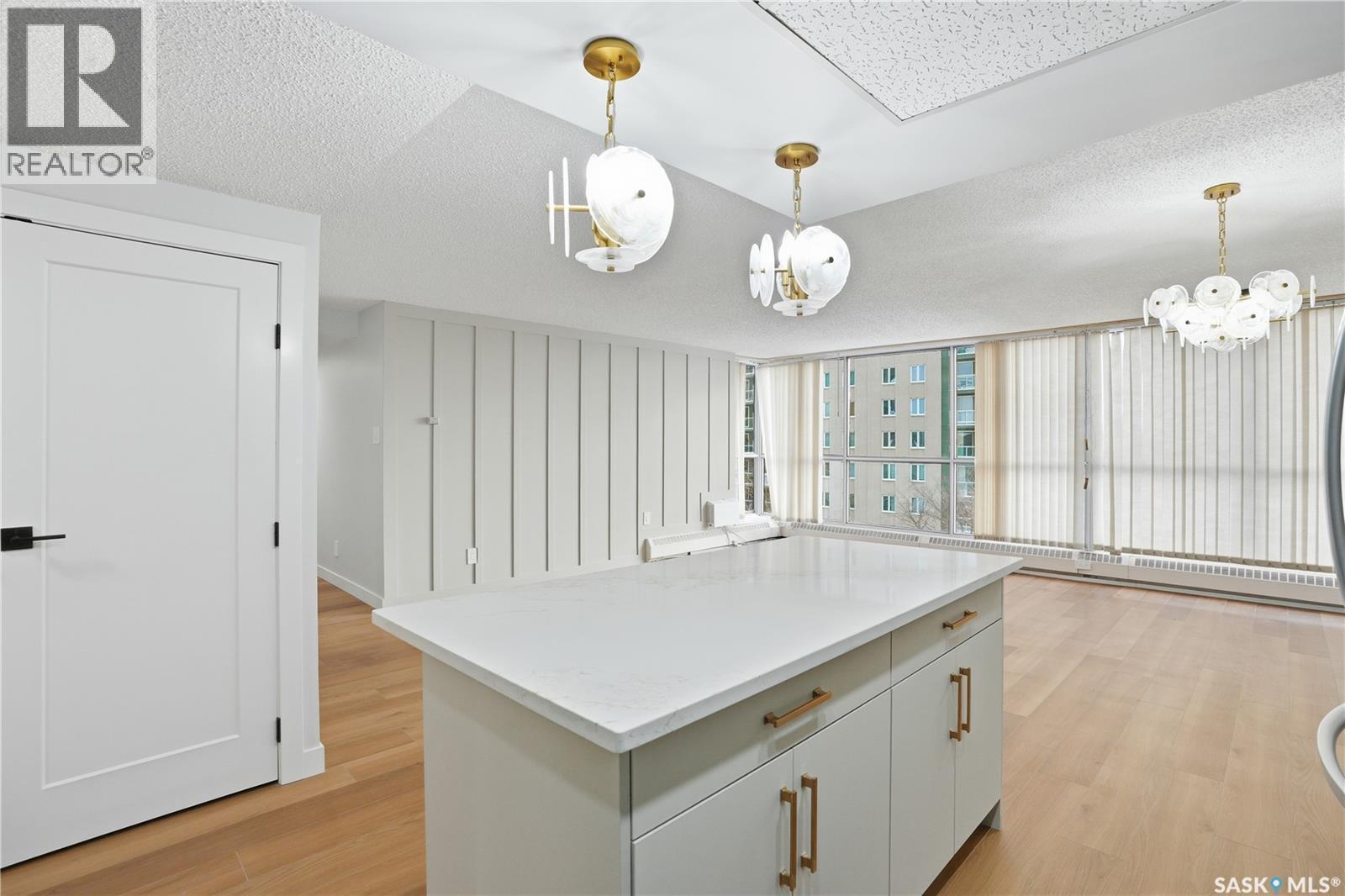 602 315 5Th Avenue N, Saskatoon, SK - Indoor Photo Showing Kitchen