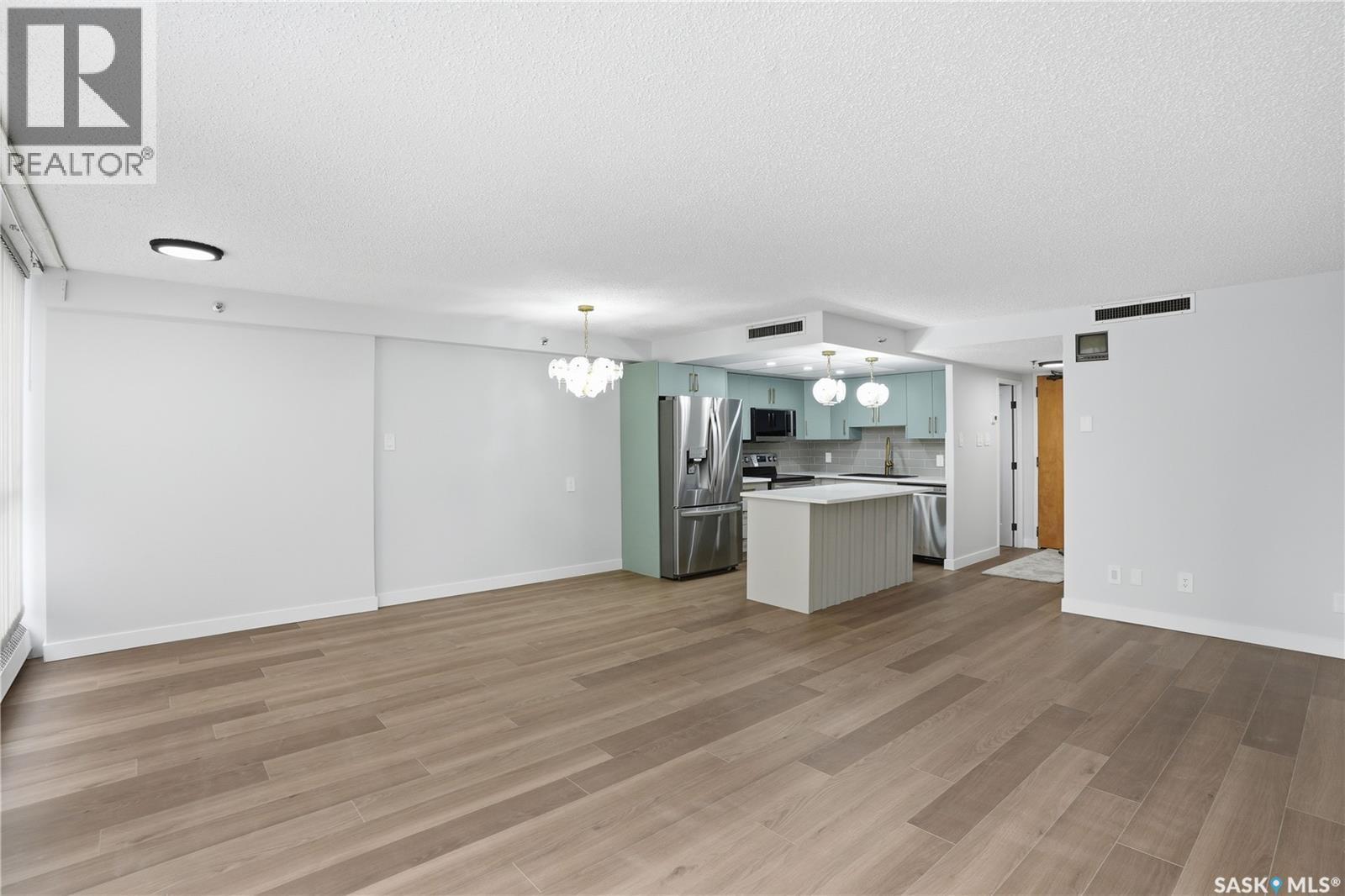 602 315 5Th Avenue N, Saskatoon, SK - Indoor Photo Showing Kitchen
