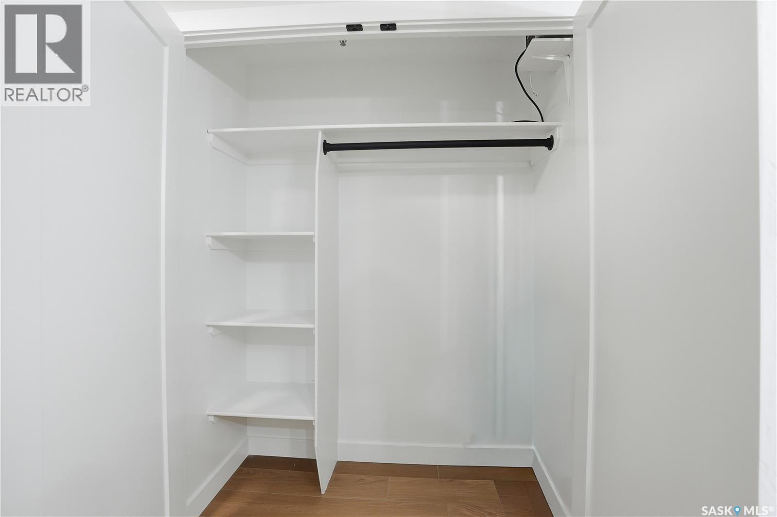 602 315 5Th Avenue N, Saskatoon, SK - Indoor With Storage