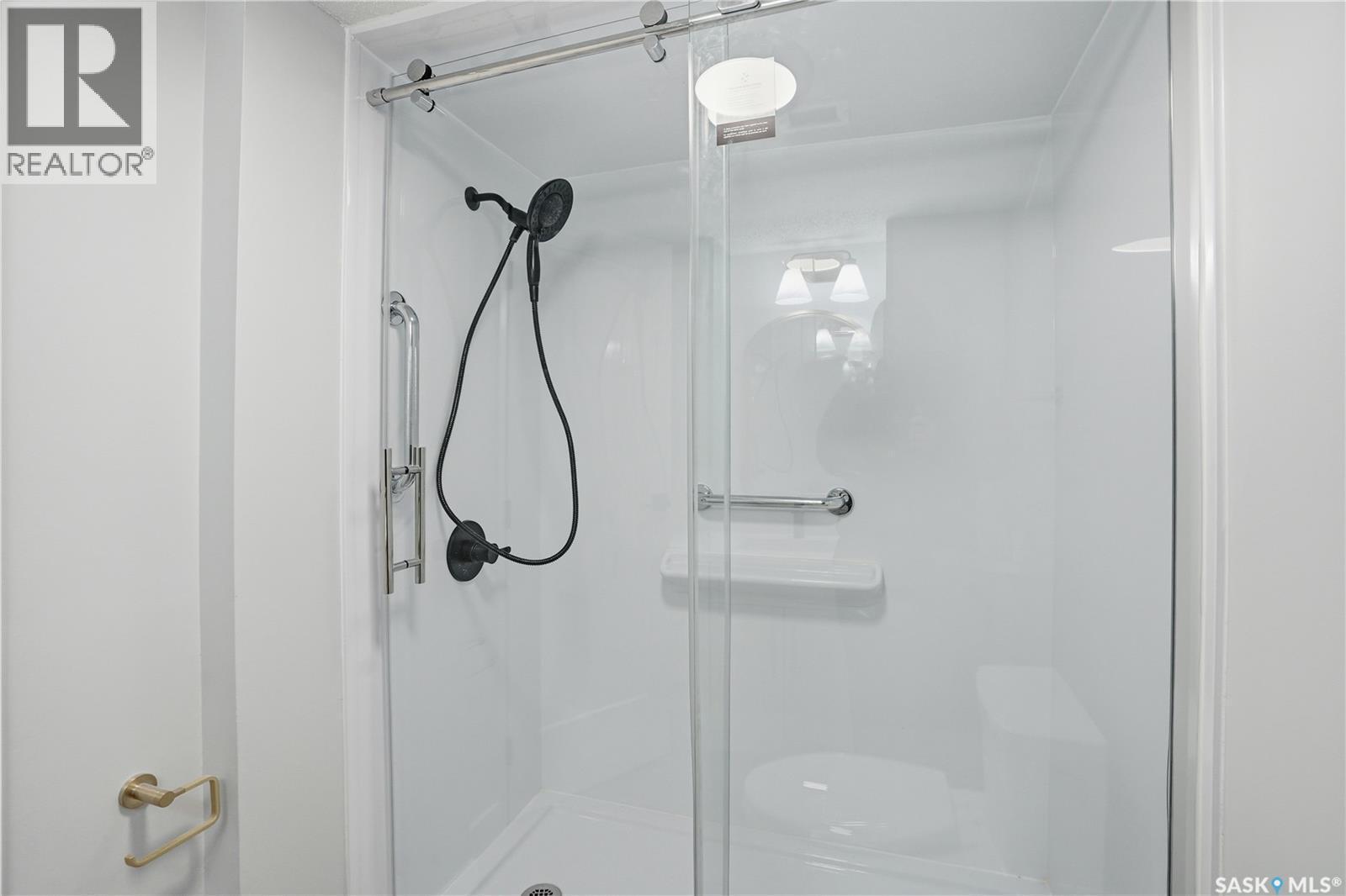 602 315 5Th Avenue N, Saskatoon, SK - Indoor Photo Showing Bathroom