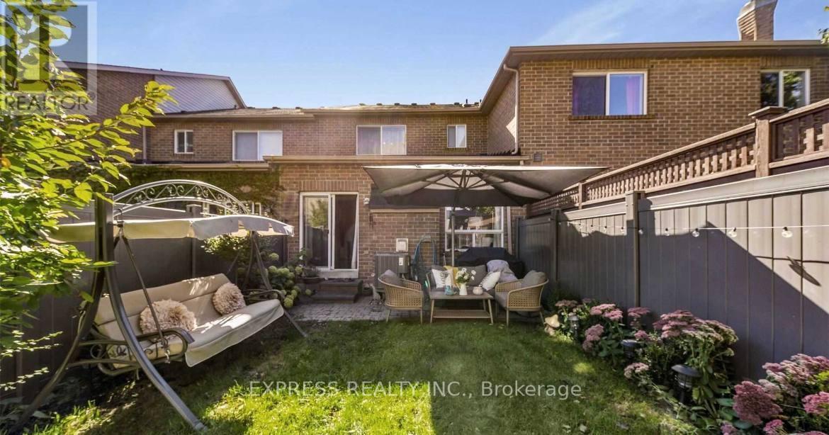 40 Firwood Drive, Richmond Hill, ON - Outdoor