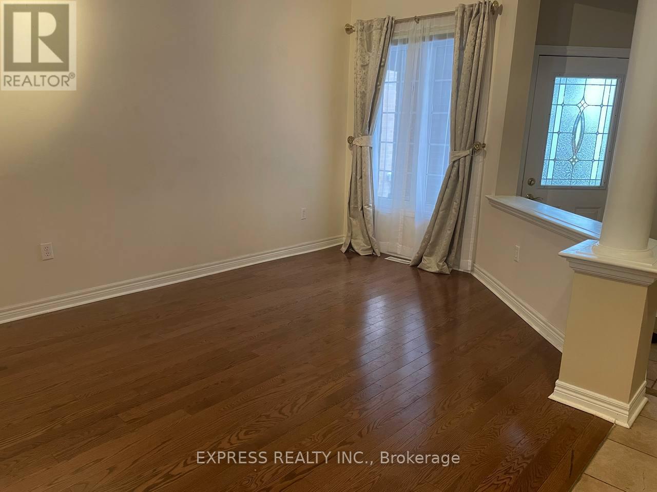 40 Firwood Drive, Richmond Hill, ON - Indoor Photo Showing Other Room