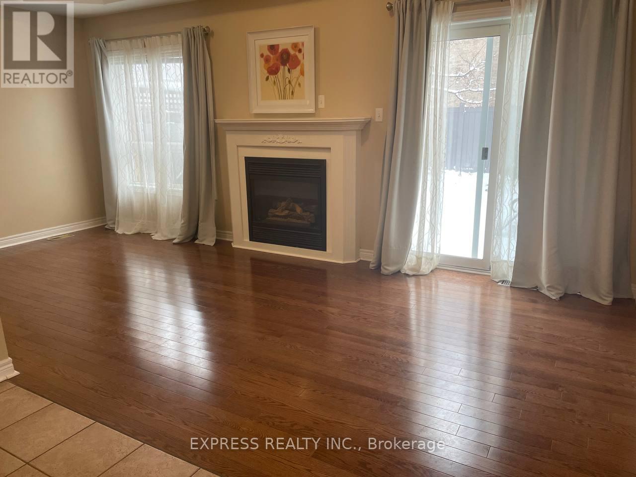 40 Firwood Drive, Richmond Hill, ON - Indoor Photo Showing Living Room With Fireplace