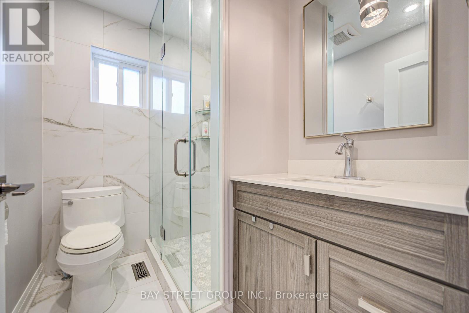 48 Coldstream Crescent, Richmond Hill, ON - Indoor Photo Showing Bathroom
