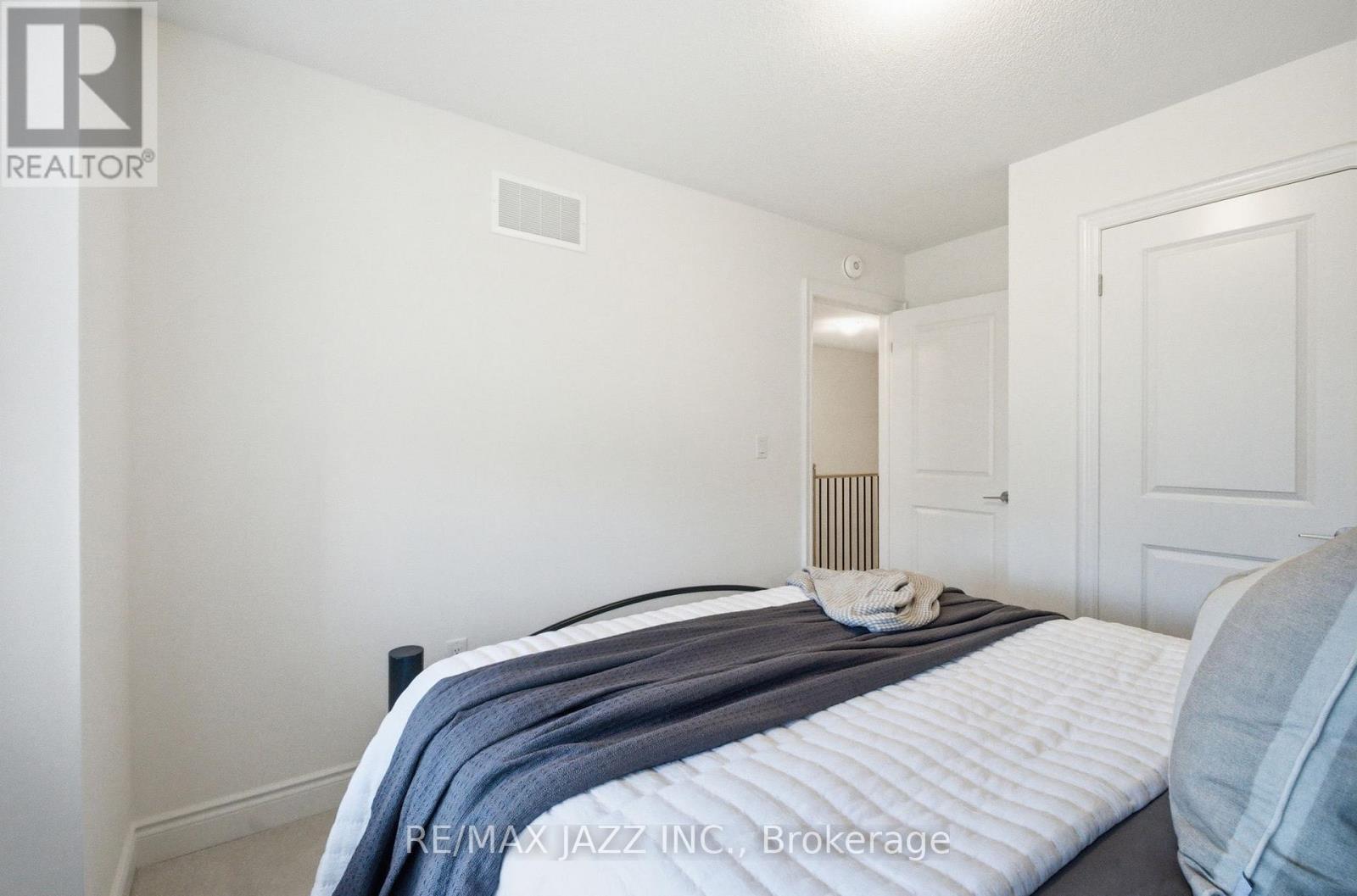 127 Laing Drive, Whitby, ON - Indoor Photo Showing Bedroom