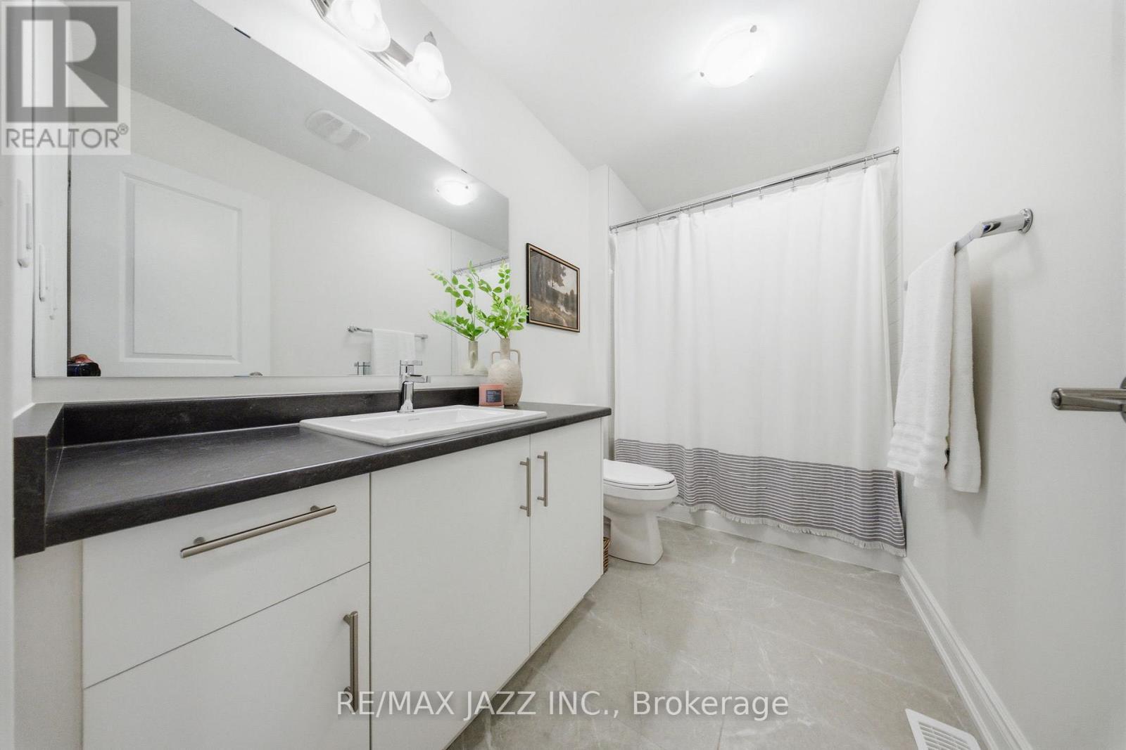 127 Laing Drive, Whitby, ON - Indoor Photo Showing Bathroom