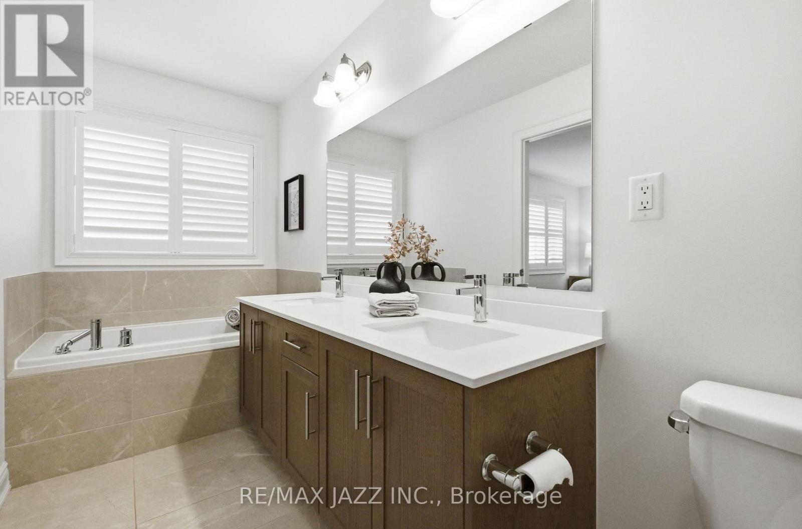 127 Laing Drive, Whitby, ON - Indoor Photo Showing Bathroom