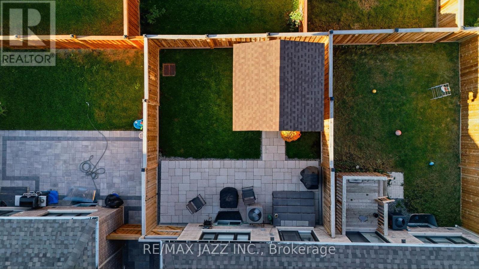 127 Laing Drive, Whitby, ON - Outdoor