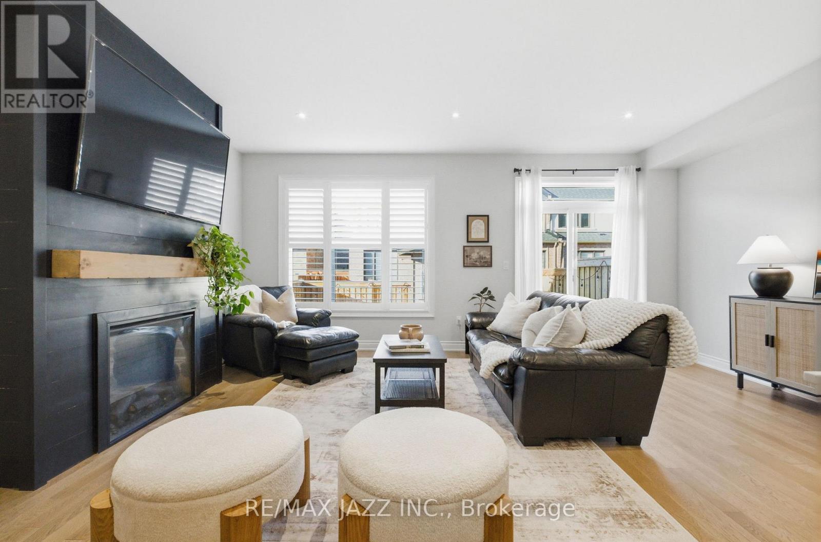 127 Laing Drive, Whitby, ON - Indoor Photo Showing Living Room With Fireplace