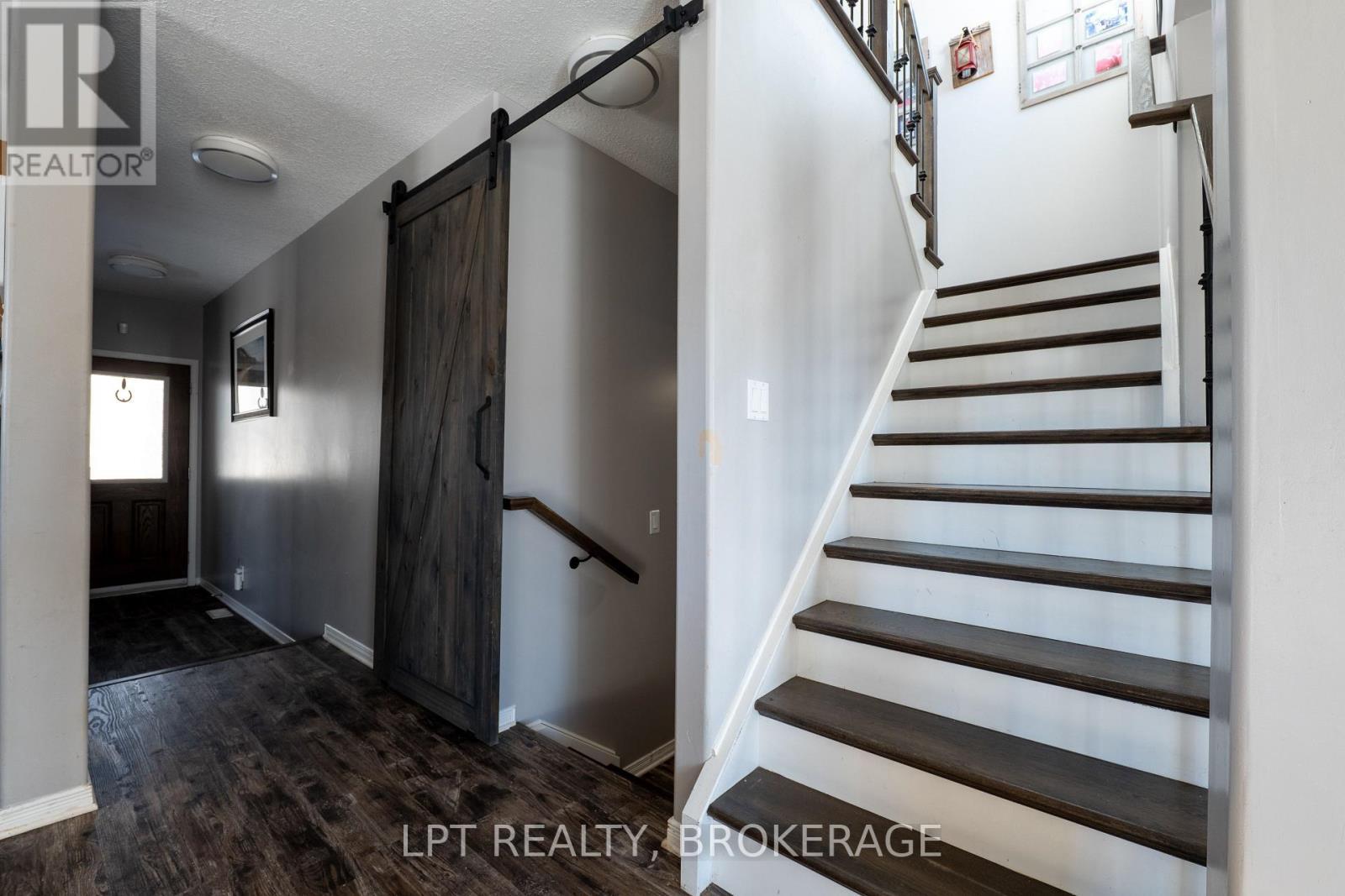 487 Mccallum Street, Kingston (Kingston East (Incl Barret Crt)), ON - Indoor Photo Showing Other Room