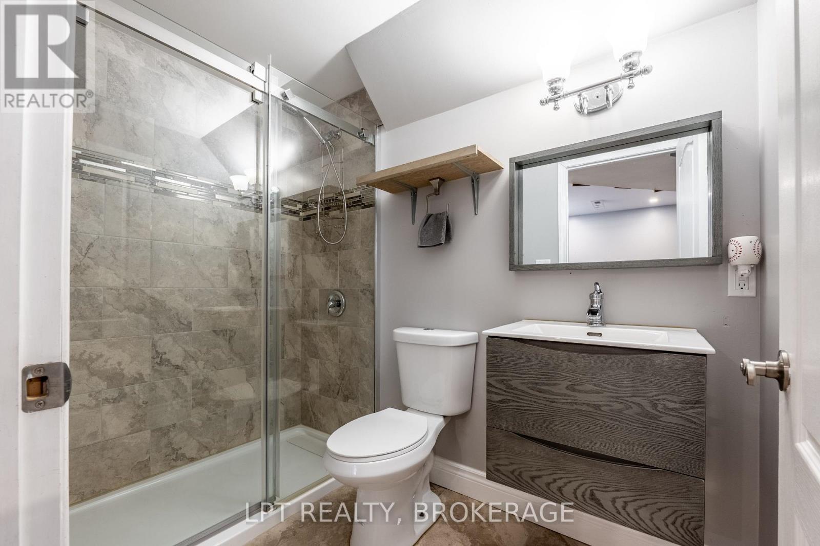 487 Mccallum Street, Kingston (Kingston East (Incl Barret Crt)), ON - Indoor Photo Showing Bathroom