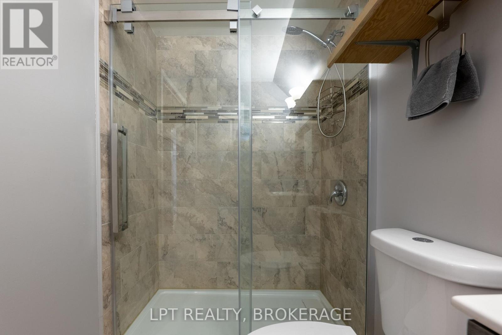 487 Mccallum Street, Kingston (Kingston East (Incl Barret Crt)), ON - Indoor Photo Showing Bathroom