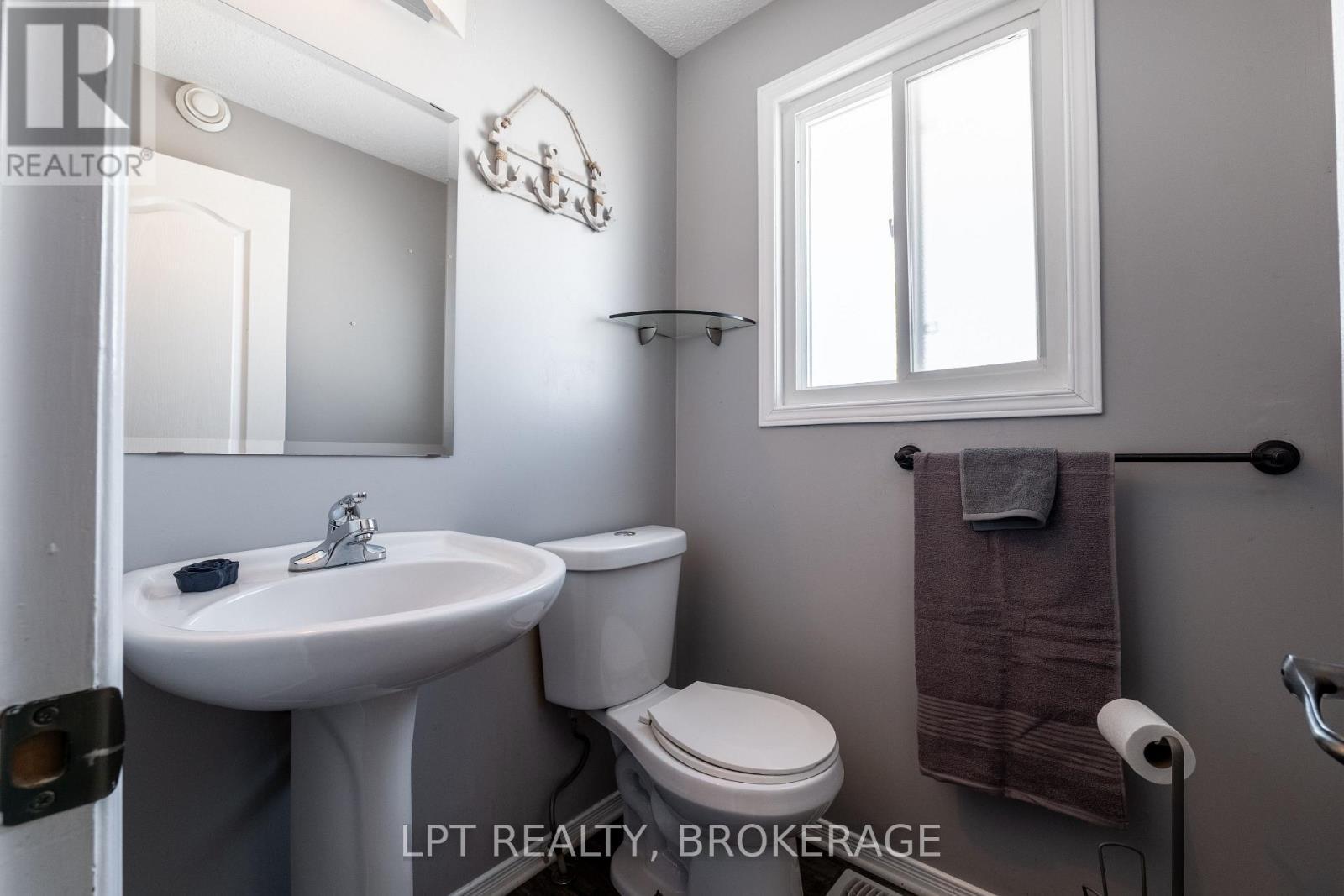 487 Mccallum Street, Kingston (Kingston East (Incl Barret Crt)), ON - Indoor Photo Showing Bathroom