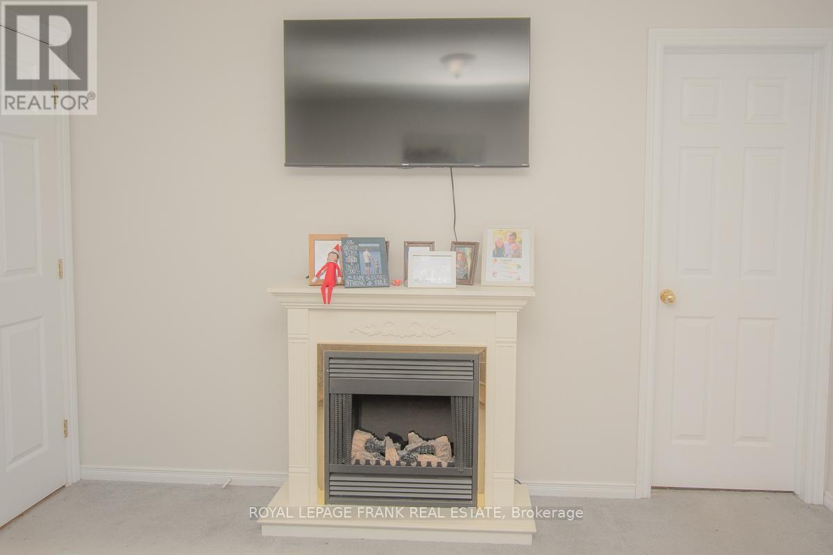 730 Old Norwood Road, Havelock-Belmont-Methuen (Belmont-Methuen), ON - Indoor With Fireplace