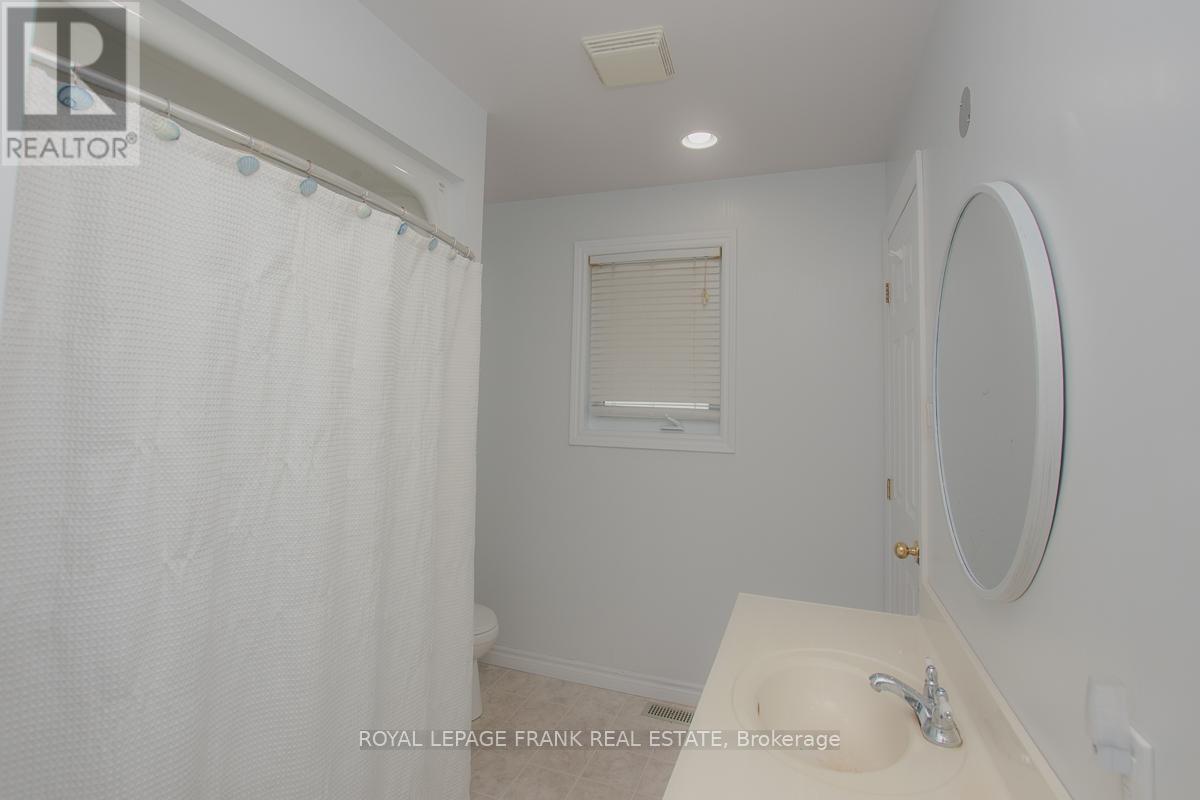 730 Old Norwood Road, Havelock-Belmont-Methuen (Belmont-Methuen), ON - Indoor Photo Showing Bathroom