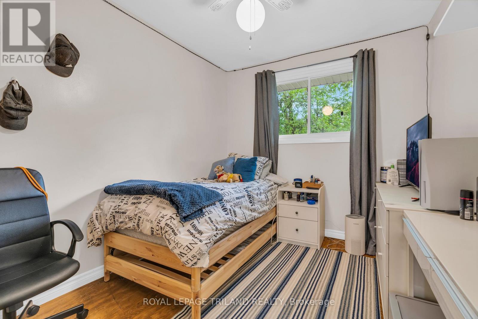 A - 195B Cedarvale Crescent, Waterloo, ON - Indoor Photo Showing Bedroom