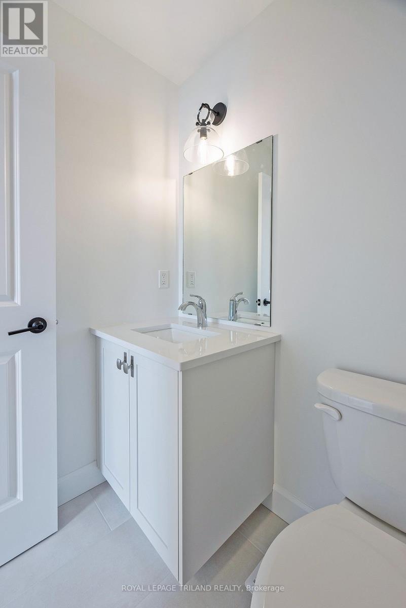 116 Aspen Parkway, Aylmer, ON - Indoor Photo Showing Bathroom