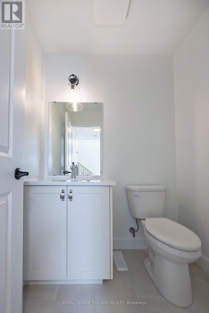 116 Aspen Parkway, Aylmer, ON - Indoor Photo Showing Bathroom