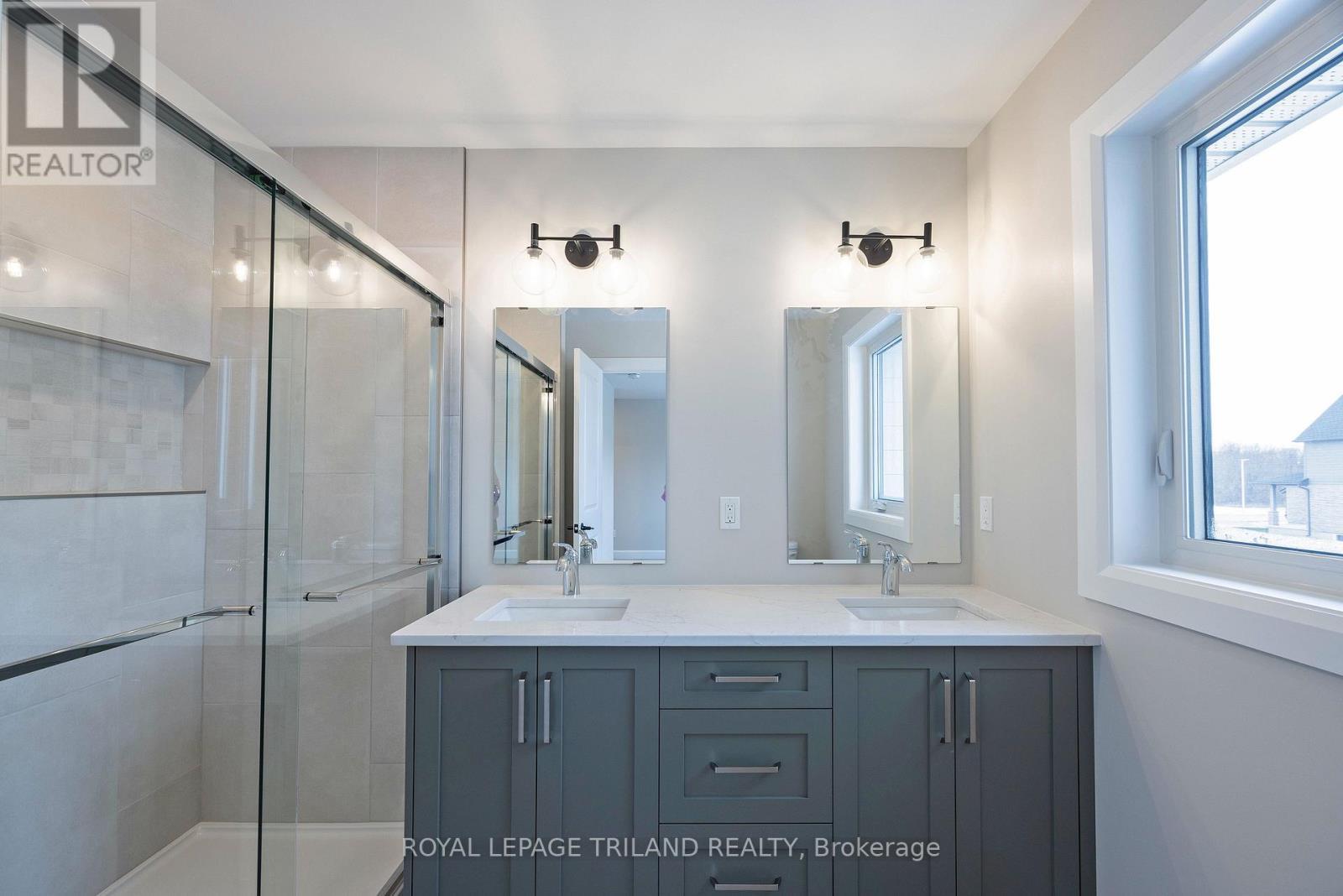 116 Aspen Parkway, Aylmer, ON - Indoor Photo Showing Bathroom