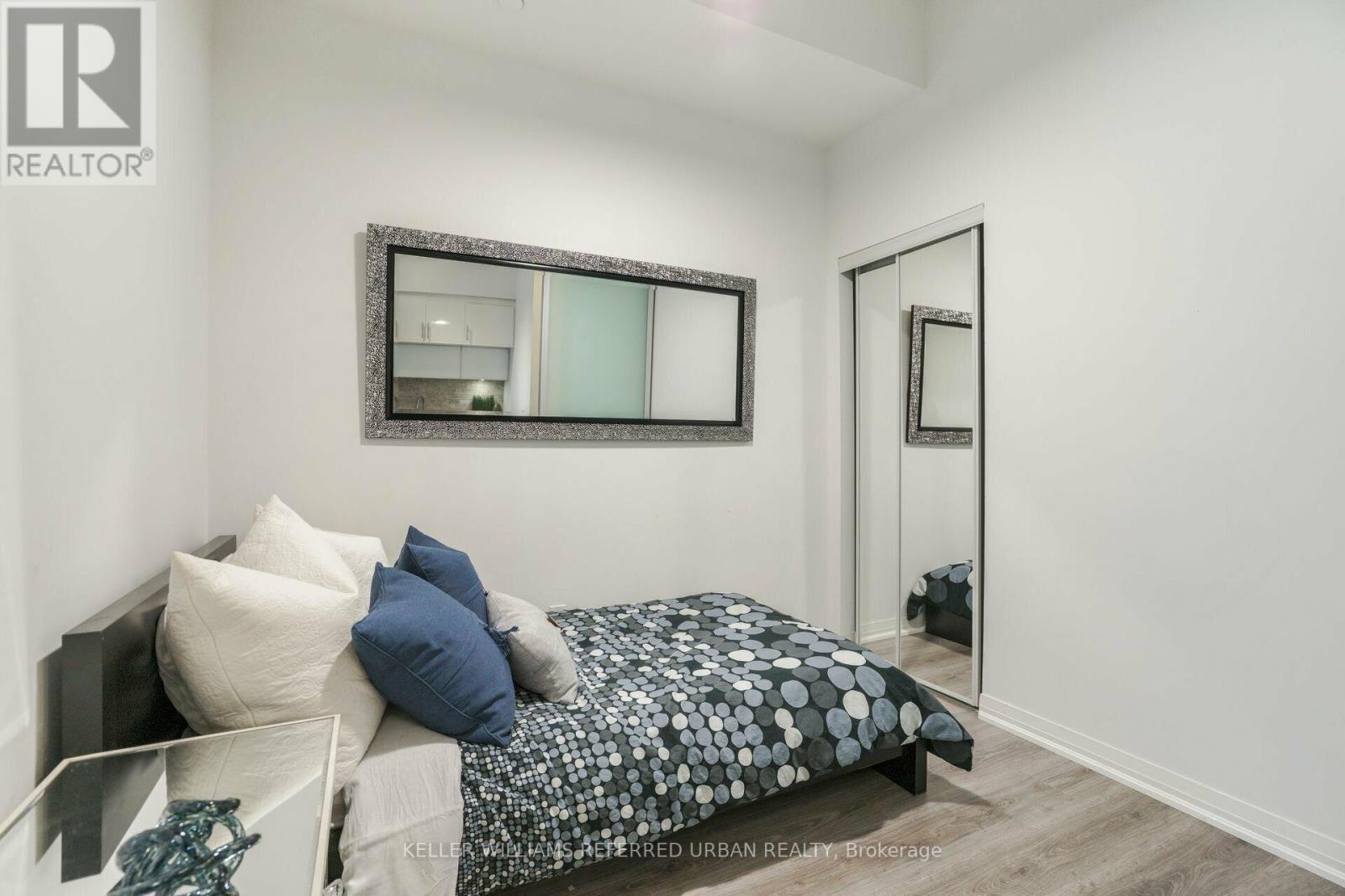 212 - 8 Mercer Street, Toronto, ON - Indoor Photo Showing Bedroom