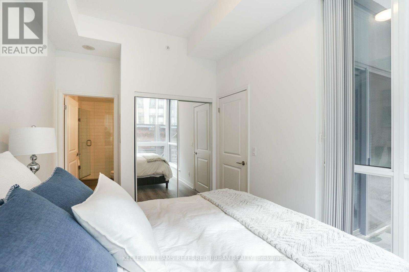 212 - 8 Mercer Street, Toronto, ON - Indoor Photo Showing Bedroom