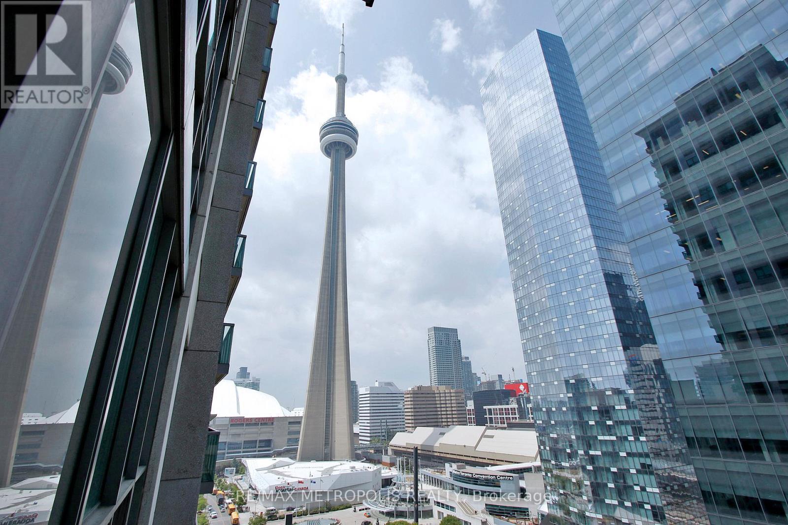 2006 - 30 Grand Trunk Crescent, Toronto, ON - Outdoor