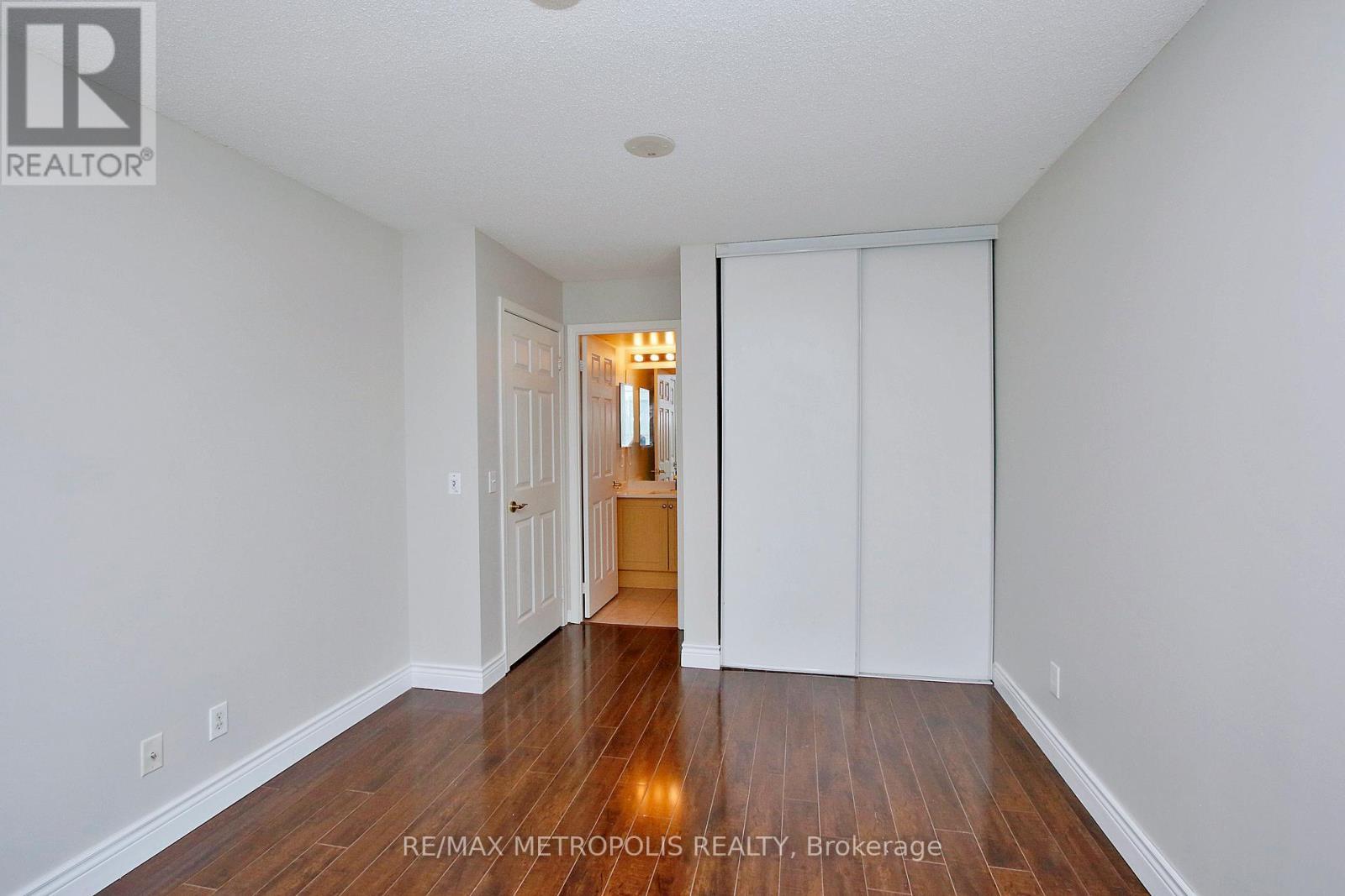 2006 - 30 Grand Trunk Crescent, Toronto, ON - Indoor Photo Showing Other Room