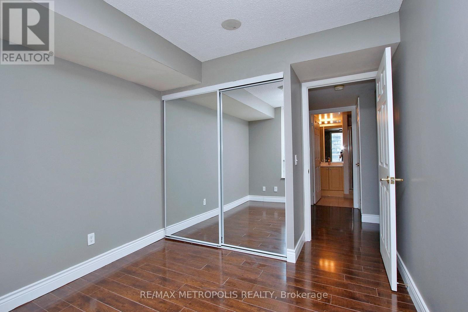 2006 - 30 Grand Trunk Crescent, Toronto, ON - Indoor Photo Showing Other Room