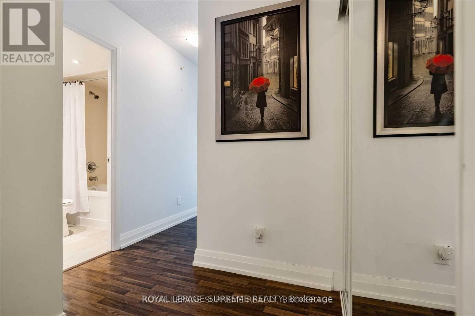 E707 - 555 Wilson Avenue, Toronto, ON - Indoor Photo Showing Other Room