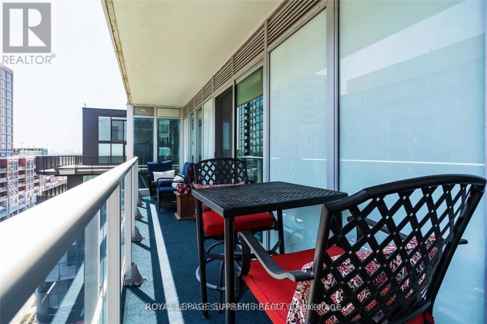 E707 - 555 Wilson Avenue, Toronto, ON - Outdoor With Exterior