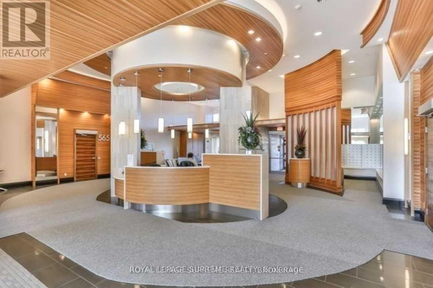 E707 - 555 Wilson Avenue, Toronto, ON - Indoor Photo Showing Other Room