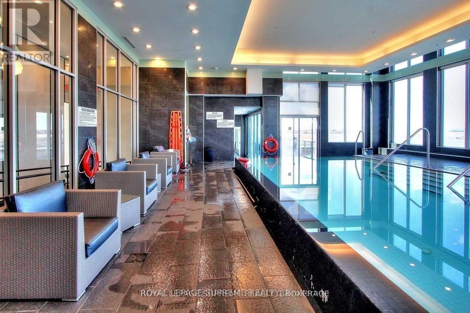 E707 - 555 Wilson Avenue, Toronto, ON - Indoor Photo Showing Other Room