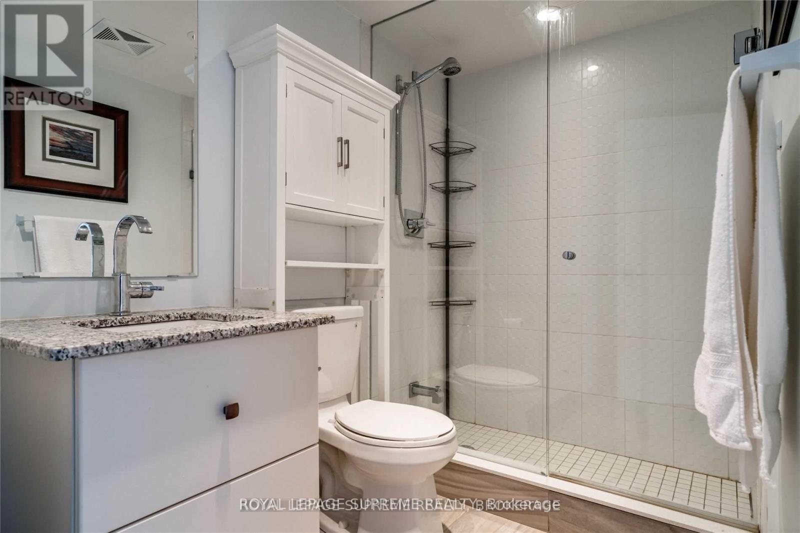 E707 - 555 Wilson Avenue, Toronto, ON - Indoor Photo Showing Bathroom